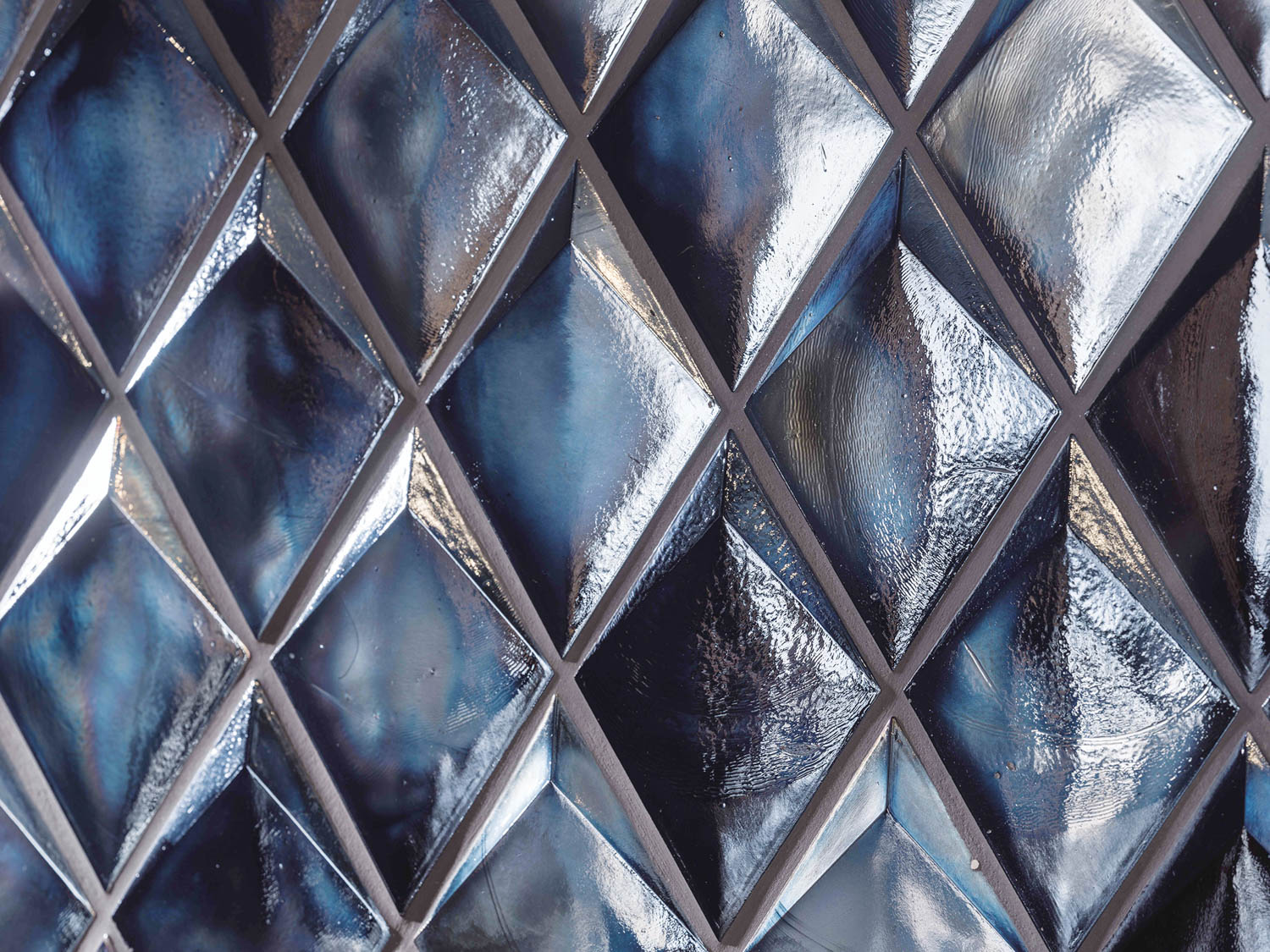 暗极金刚石形马赛克瓦